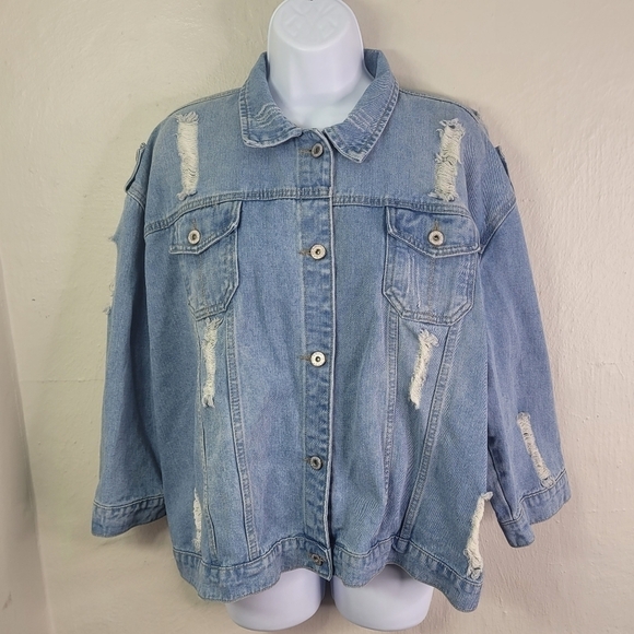 Light Wash Jean Jacket Women 3XL Ripped Detail Button Up - Picture 4 of 10
